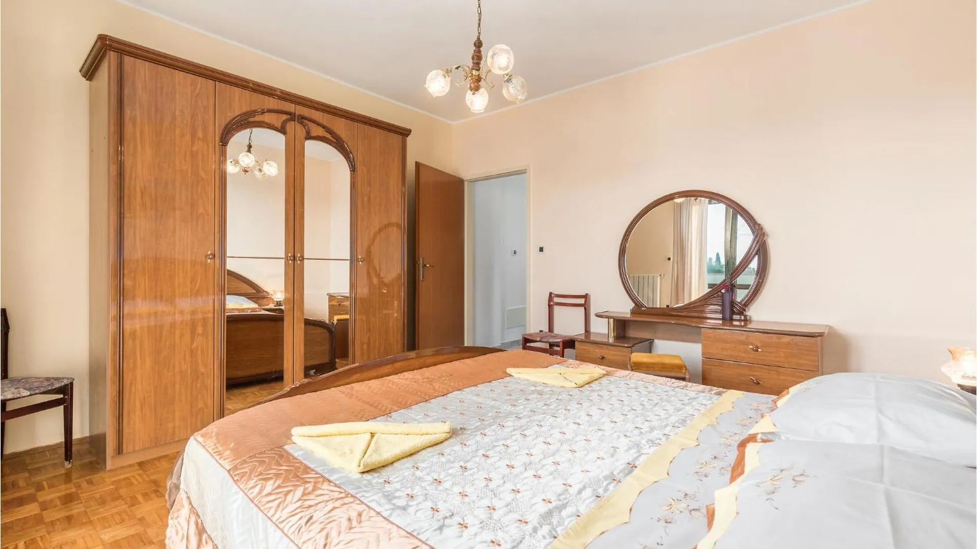 Beautiful Home In Visnjan With Wifi 0*,  Croatia